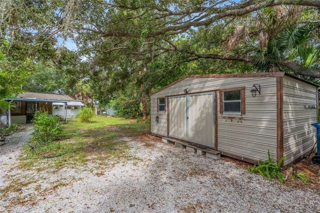 For Sale: $159,999 (1 beds, 1 baths, 400 Square Feet)