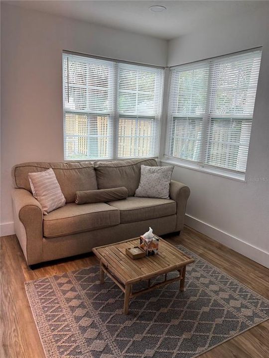 На продажу: $309,000 (1 спален, 1 ванн, 392 Квадратных фут)