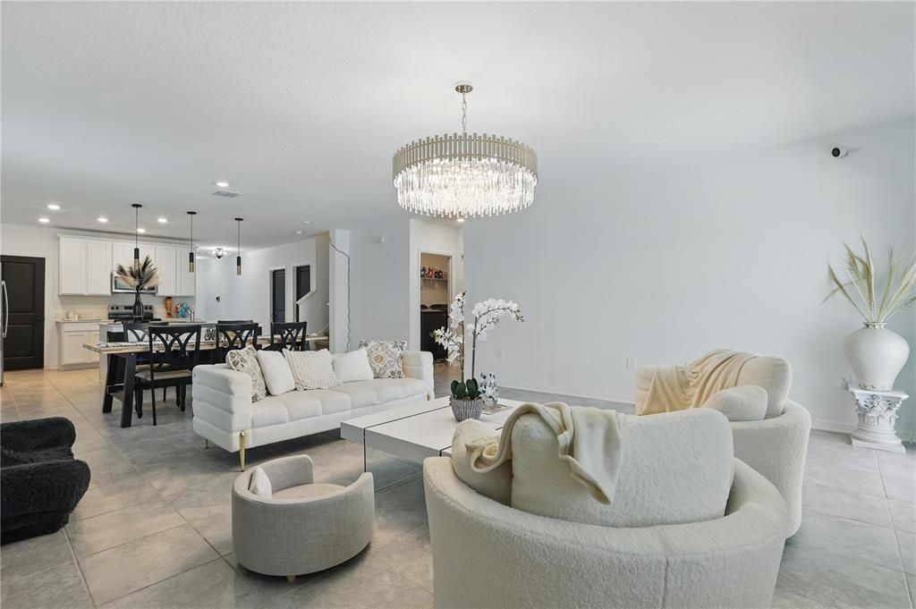 En Venta: $630,000 (5 camas, 2 baños, 2896 Pies cuadrados)