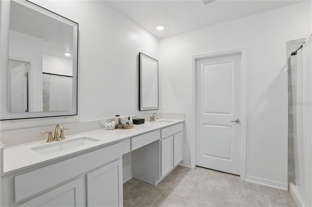 En Venta: $630,000 (5 camas, 2 baños, 2896 Pies cuadrados)