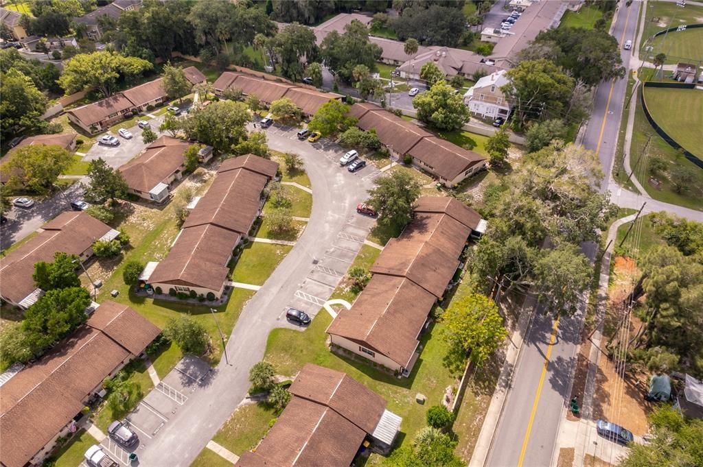 For Sale: $130,000 (2 beds, 2 baths, 979 Square Feet)