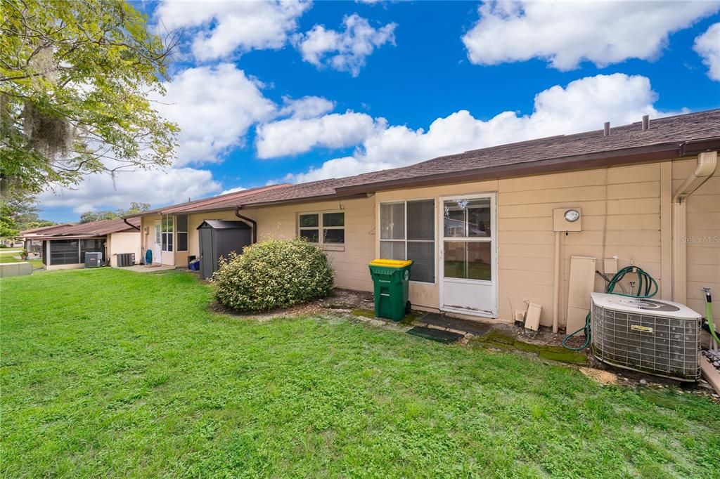 For Sale: $130,000 (2 beds, 2 baths, 979 Square Feet)