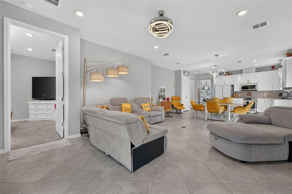 En Venta: $347,900 (2 camas, 2 baños, 1559 Pies cuadrados)