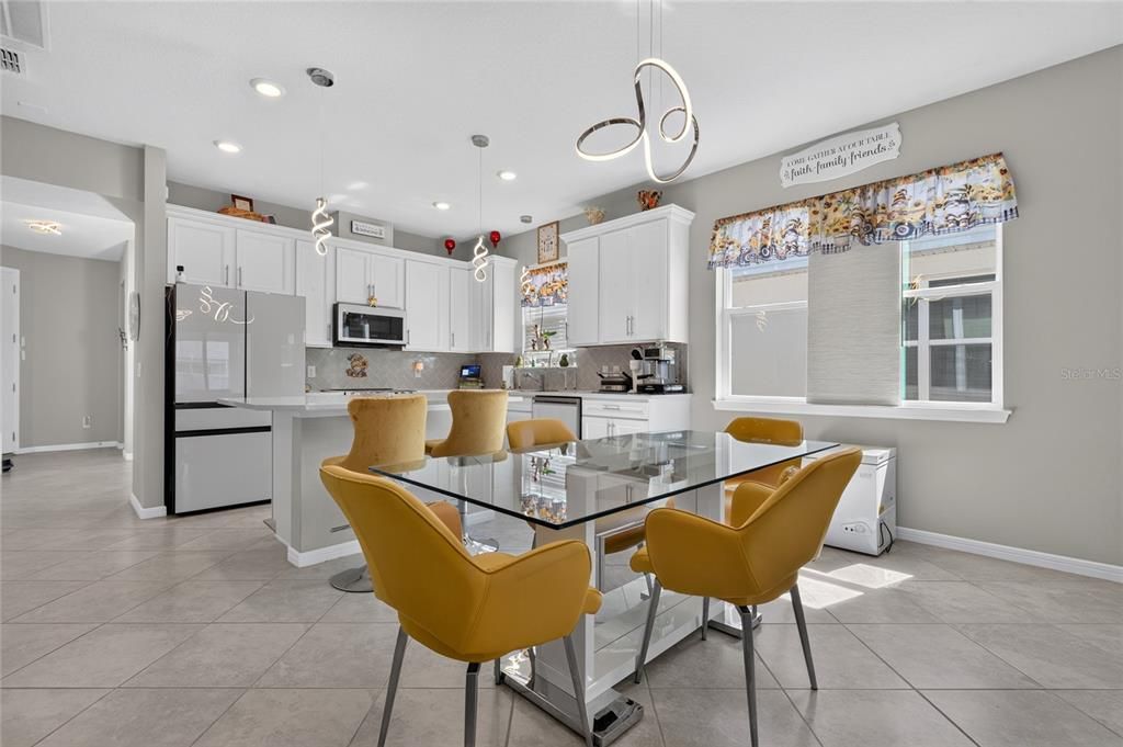 En Venta: $347,900 (2 camas, 2 baños, 1559 Pies cuadrados)