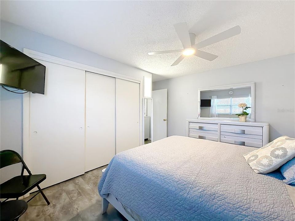 For Rent: $2,400 (2 beds, 1 baths, 750 Square Feet)