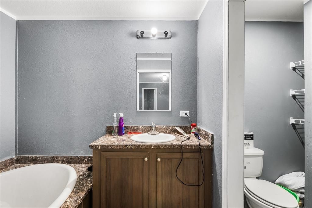 На продажу: $199,000 (3 спален, 2 ванн, 1080 Квадратных фут)