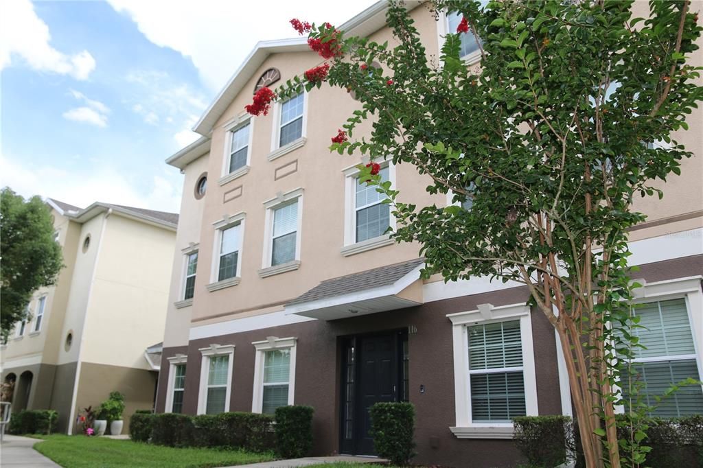 En Venta: $425,000 (4 camas, 3 baños, 2416 Pies cuadrados)