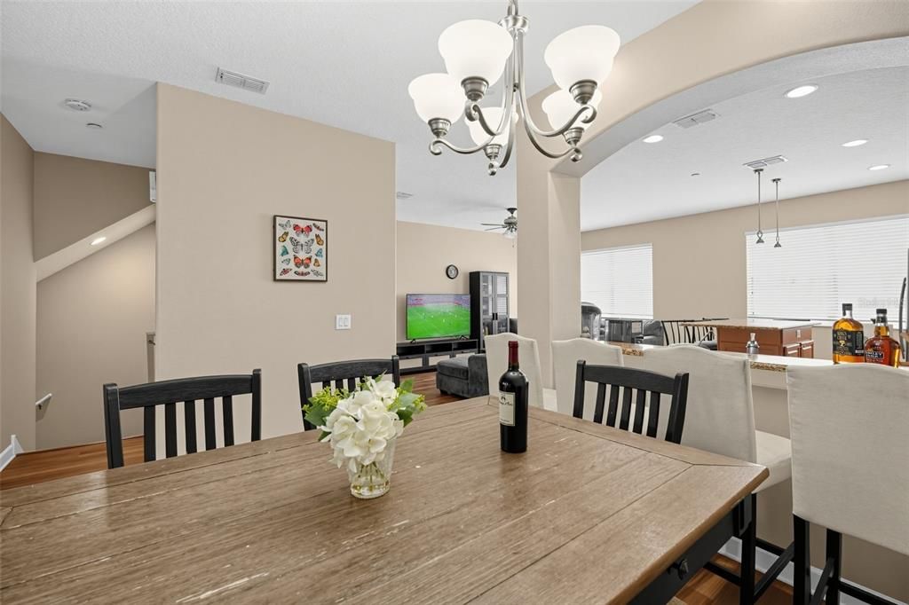 En Venta: $425,000 (4 camas, 3 baños, 2416 Pies cuadrados)