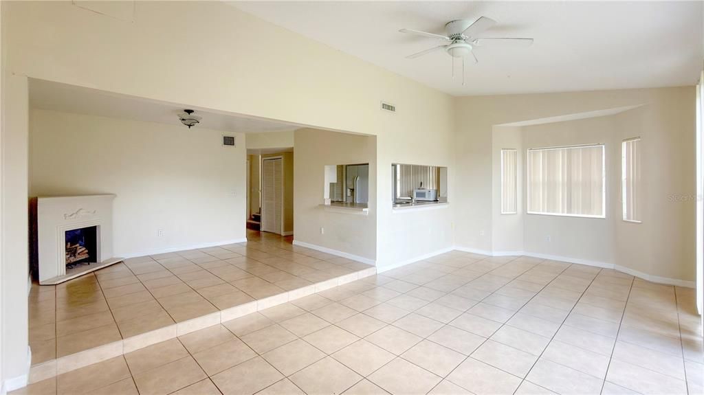 En Venta: $230,000 (3 camas, 3 baños, 1364 Pies cuadrados)
