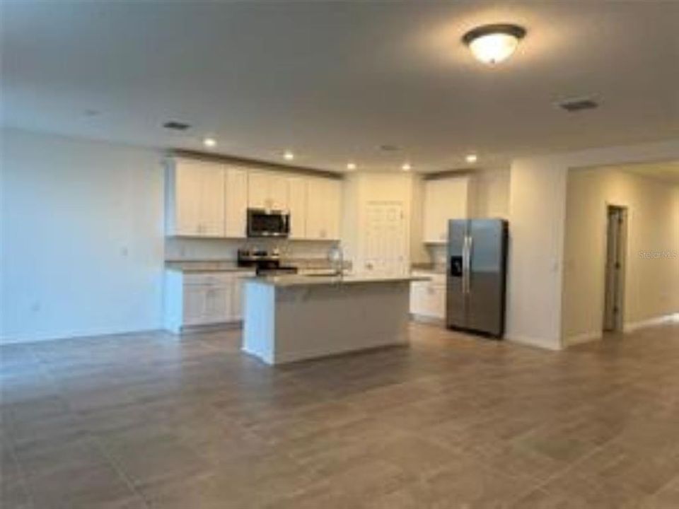 For Rent: $2,200 (4 beds, 3 baths, 1978 Square Feet)