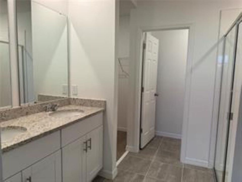 For Rent: $2,200 (4 beds, 3 baths, 1978 Square Feet)
