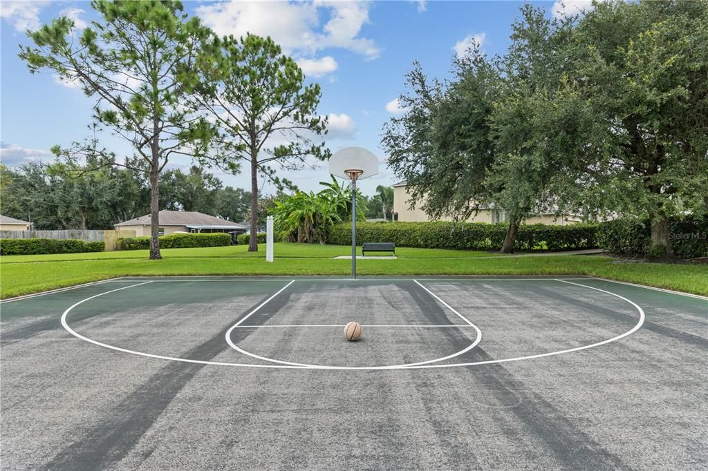 For Rent: $2,500 (3 beds, 2 baths, 1424 Square Feet)
