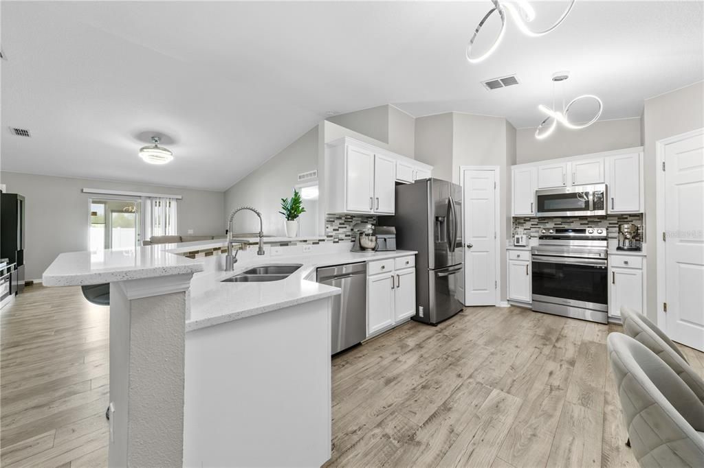 For Rent: $2,500 (3 beds, 2 baths, 1424 Square Feet)