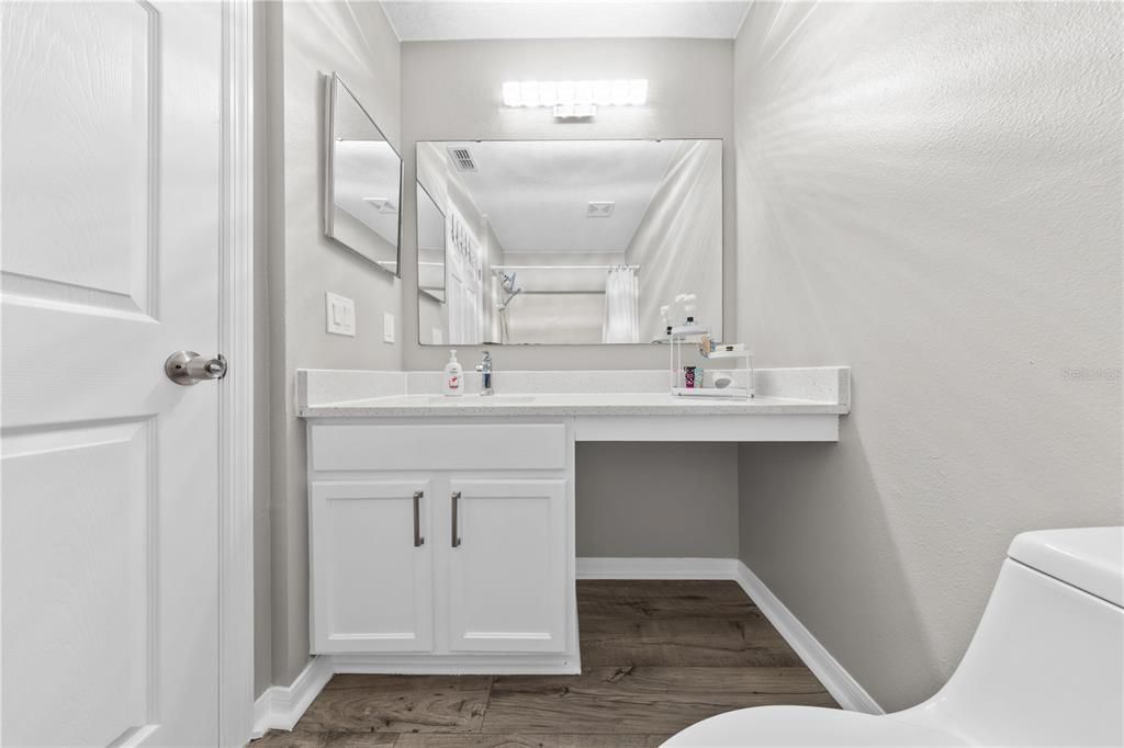 For Rent: $2,500 (3 beds, 2 baths, 1424 Square Feet)
