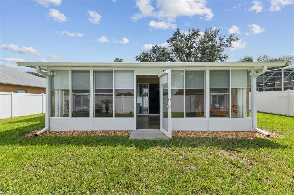For Rent: $2,500 (3 beds, 2 baths, 1424 Square Feet)