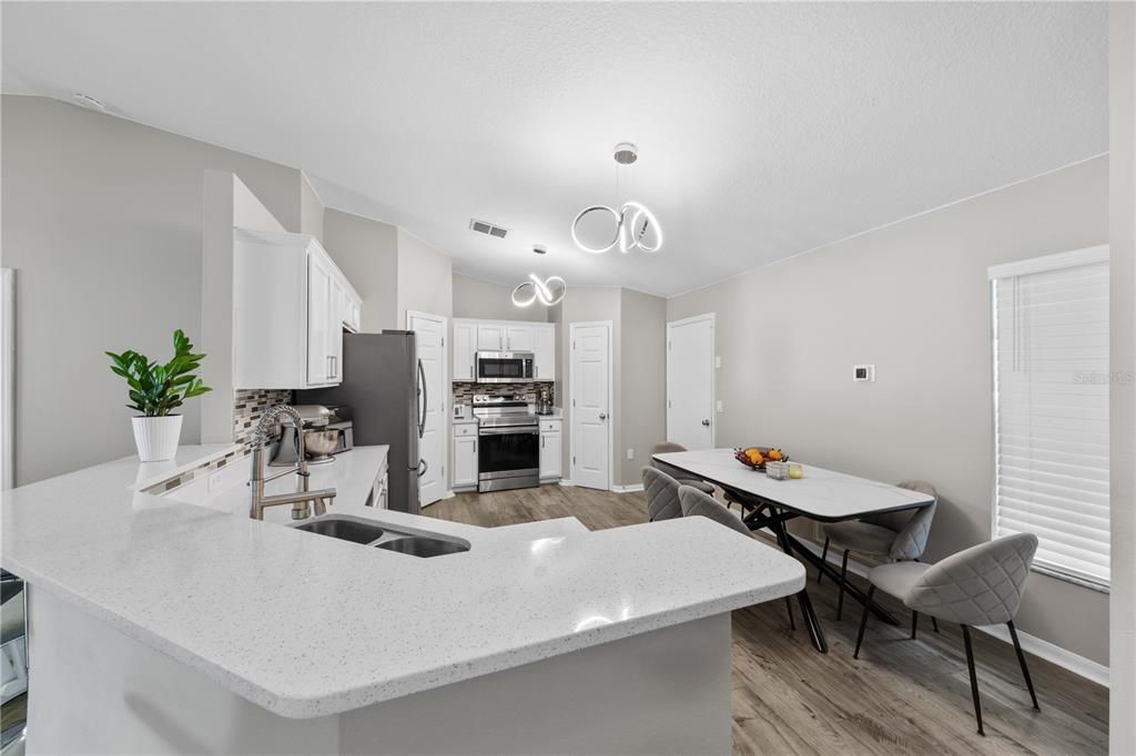 For Rent: $2,500 (3 beds, 2 baths, 1424 Square Feet)