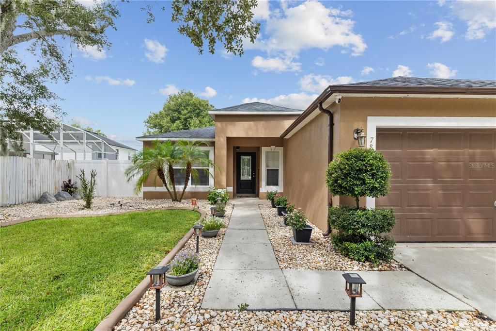 For Rent: $2,500 (3 beds, 2 baths, 1424 Square Feet)