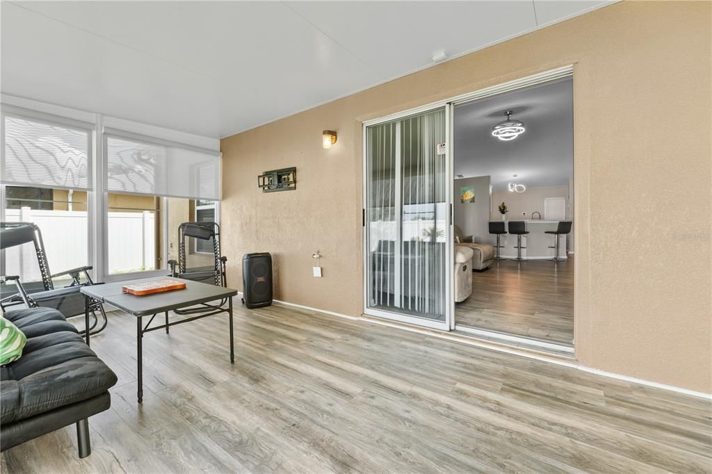 For Rent: $2,500 (3 beds, 2 baths, 1424 Square Feet)