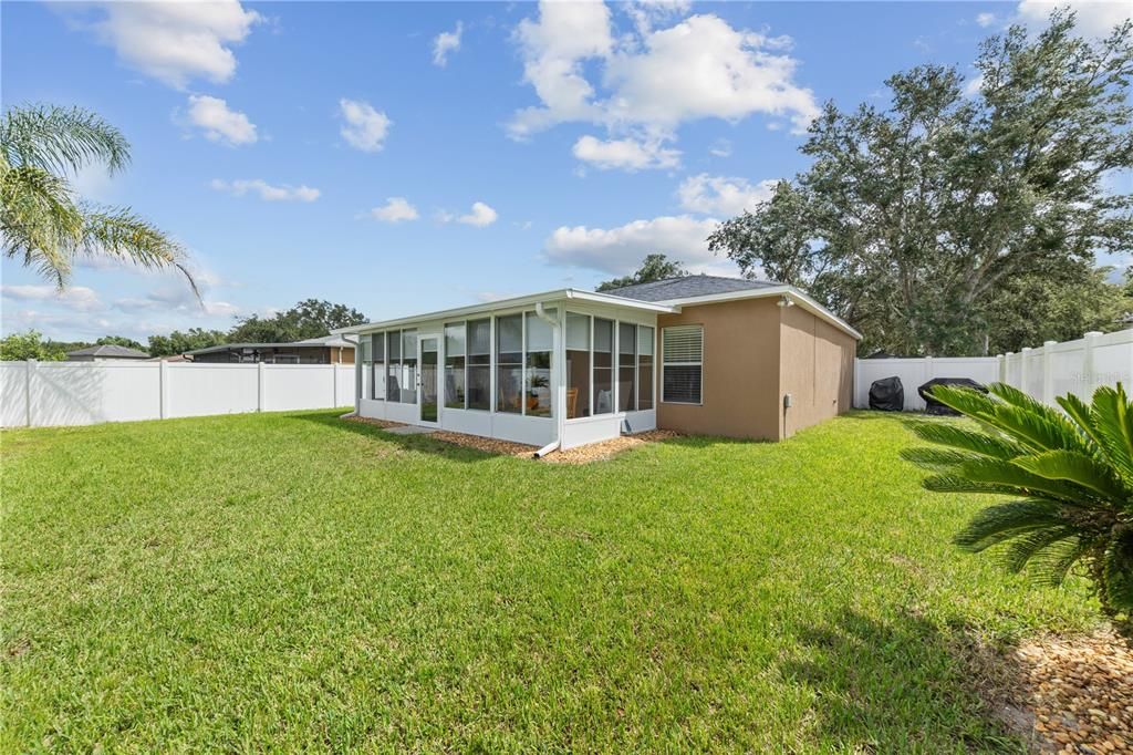 For Rent: $2,500 (3 beds, 2 baths, 1424 Square Feet)