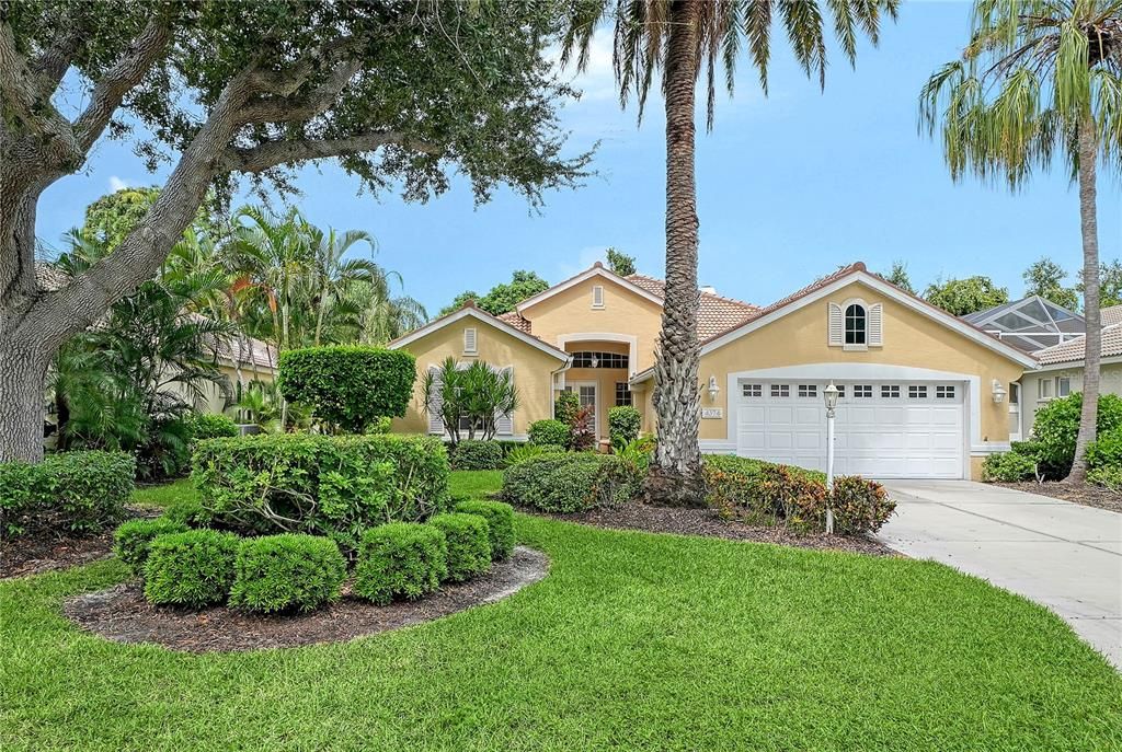 For Sale: $685,000 (3 beds, 2 baths, 2294 Square Feet)
