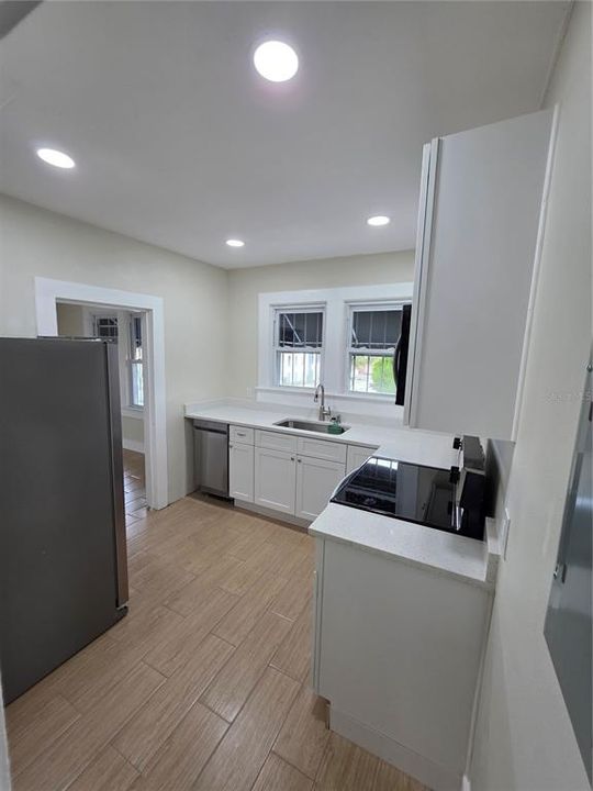 В аренду: $1,900 (2 спален, 1 ванн, 1160 Квадратных фут)