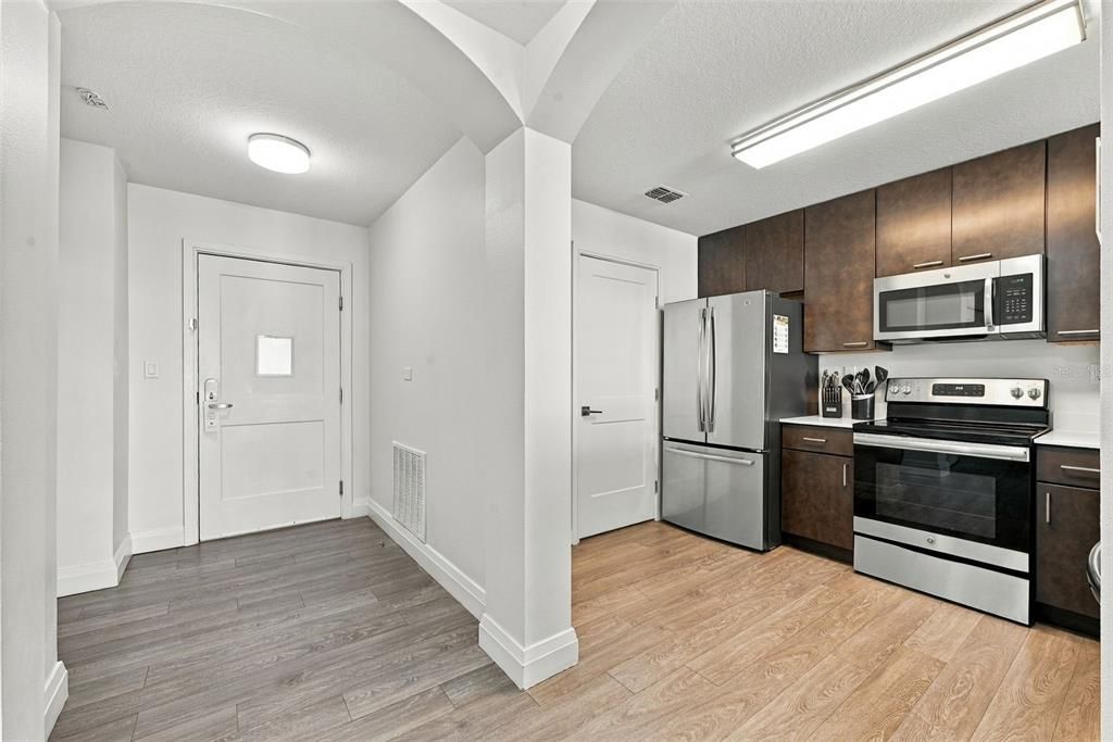 На продажу: $178,000 (2 спален, 2 ванн, 1265 Квадратных фут)
