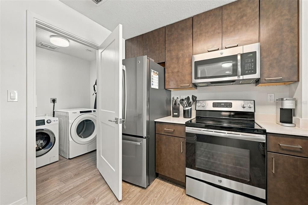 На продажу: $178,000 (2 спален, 2 ванн, 1265 Квадратных фут)
