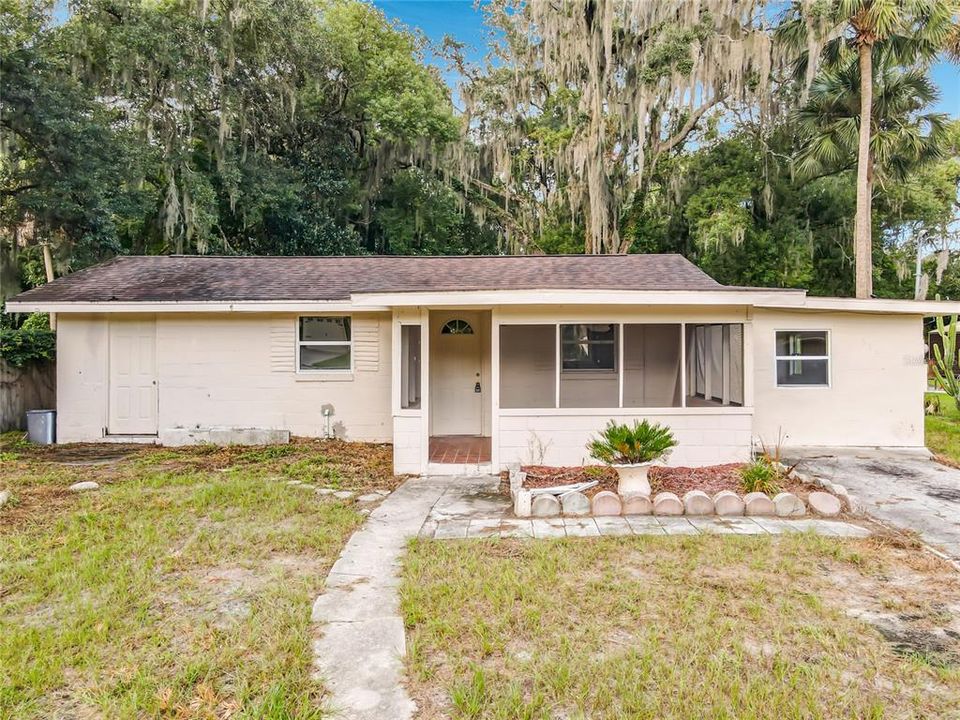 For Sale: $175,000 (2 beds, 1 baths, 574 Square Feet)