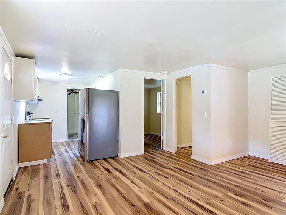 For Sale: $175,000 (2 beds, 1 baths, 574 Square Feet)