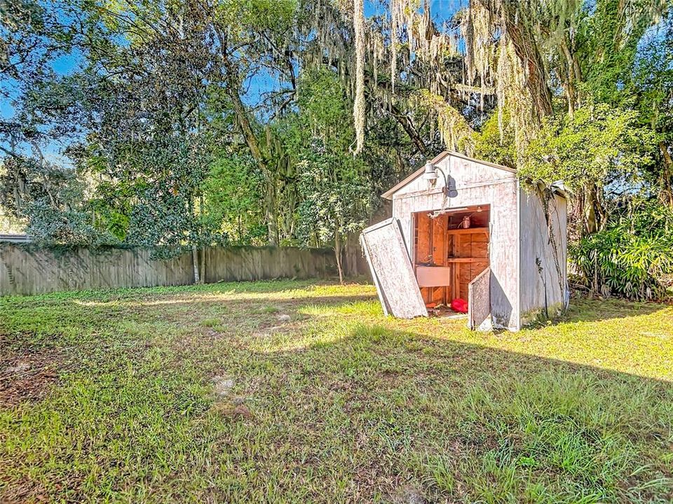 For Sale: $175,000 (2 beds, 1 baths, 574 Square Feet)