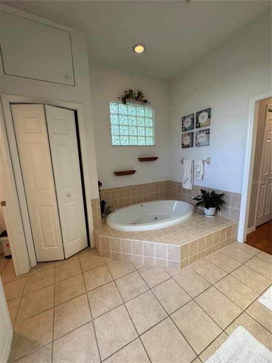 For Sale: $625,000 (3 beds, 2 baths, 2381 Square Feet)