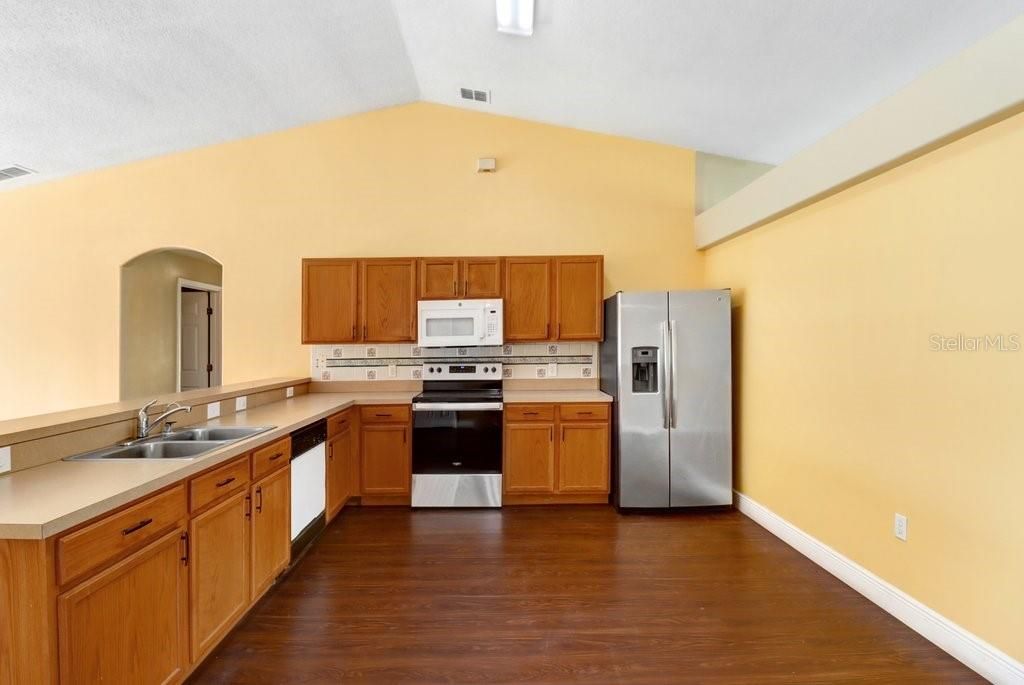 For Sale: $312,000 (3 beds, 2 baths, 1810 Square Feet)