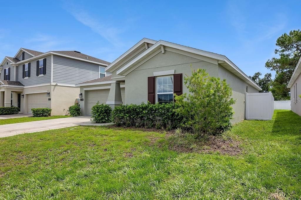 For Rent: $2,300 (3 beds, 2 baths, 1580 Square Feet)
