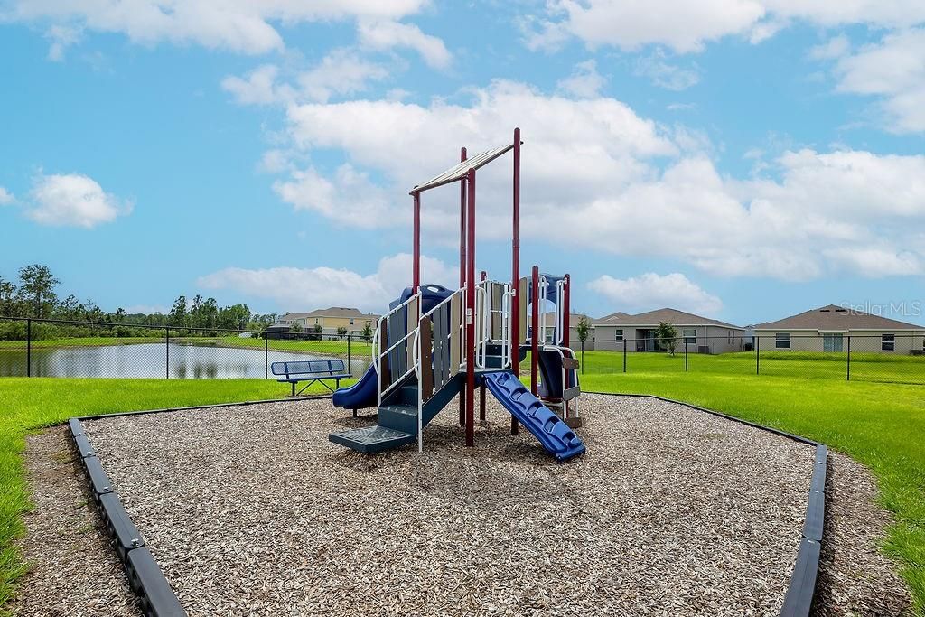 For Rent: $2,300 (3 beds, 2 baths, 1580 Square Feet)