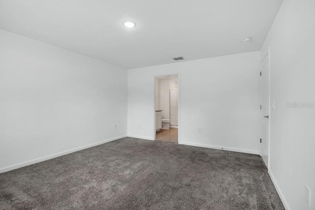 For Rent: $2,300 (3 beds, 2 baths, 1580 Square Feet)