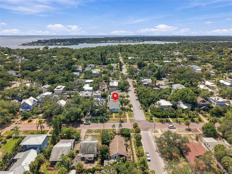For Rent: $2,450 (2 beds, 2 baths, 800 Square Feet)
