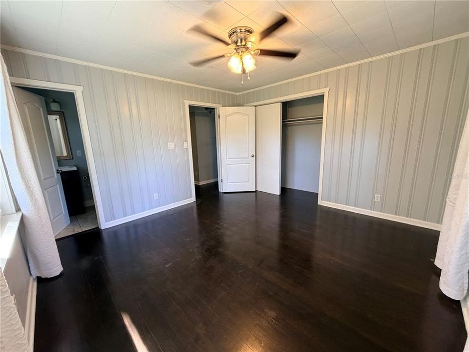 For Sale: $299,500 (4 beds, 2 baths, 1614 Square Feet)