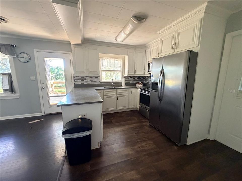 For Sale: $299,500 (4 beds, 2 baths, 1614 Square Feet)