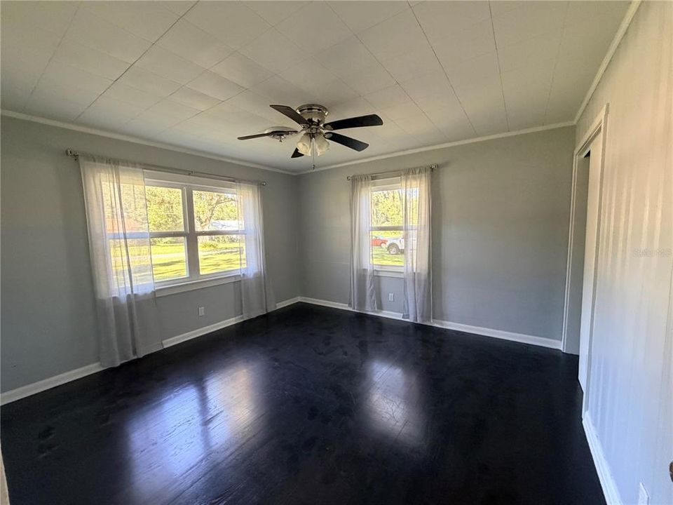 For Sale: $299,500 (4 beds, 2 baths, 1614 Square Feet)