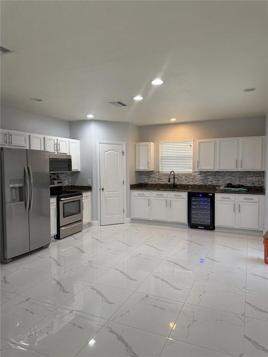For Rent: $3,000 (5 beds, 2 baths, 2310 Square Feet)