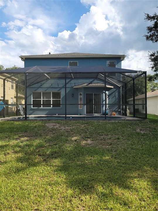 For Rent: $3,000 (5 beds, 2 baths, 2310 Square Feet)