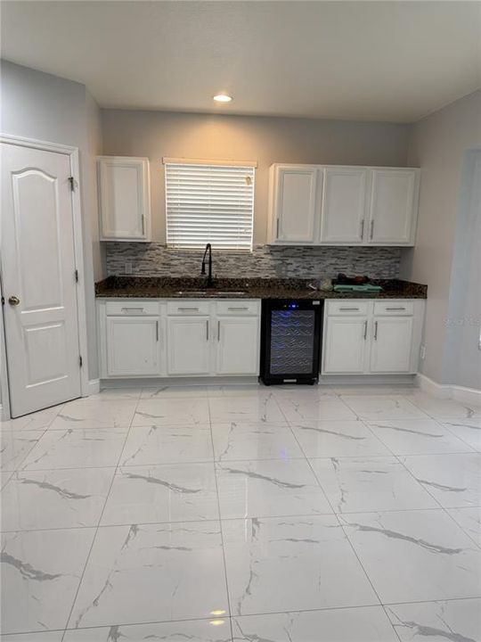 For Rent: $3,000 (5 beds, 2 baths, 2310 Square Feet)