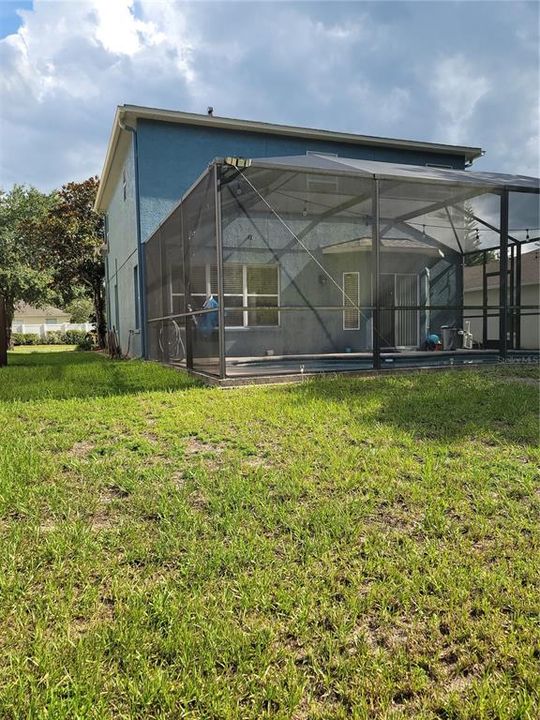 For Rent: $3,000 (5 beds, 2 baths, 2310 Square Feet)