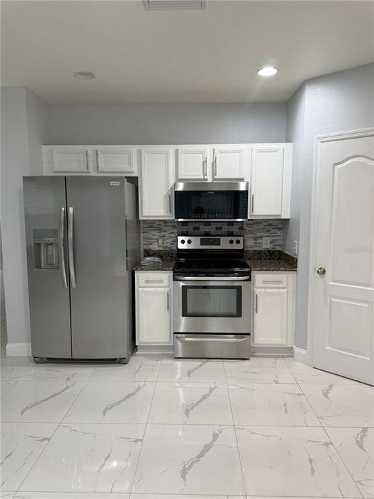 For Rent: $3,000 (5 beds, 2 baths, 2310 Square Feet)