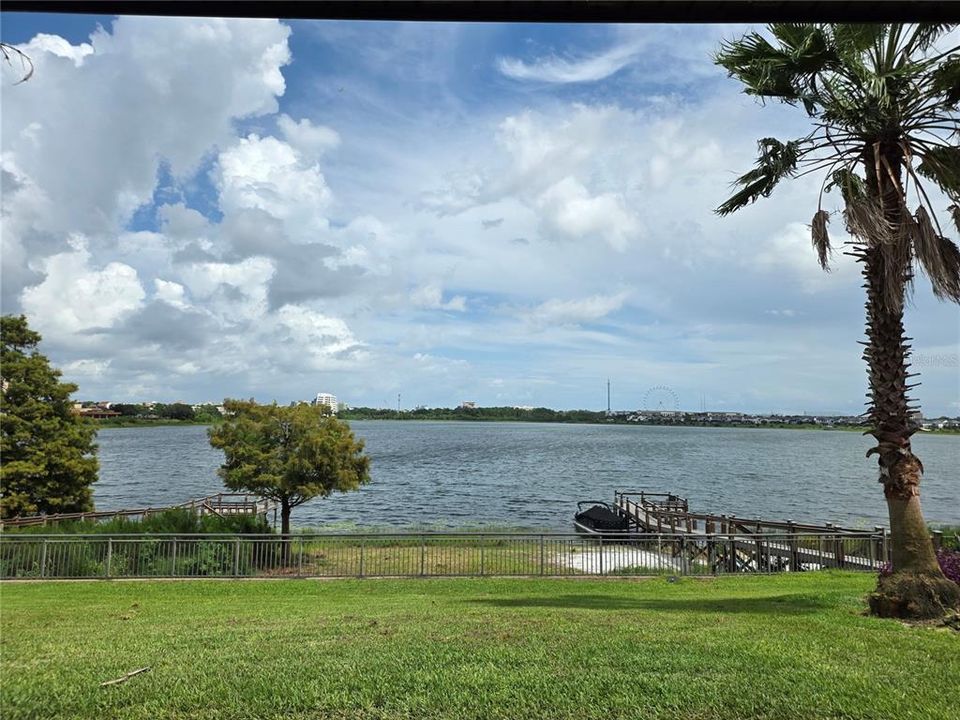 En Venta: $1,349,900 (4 camas, 2 baños, 2647 Pies cuadrados)
