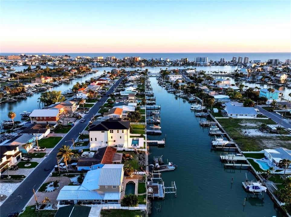 For Sale: $3,395,000 (5 beds, 4 baths, 4118 Square Feet)