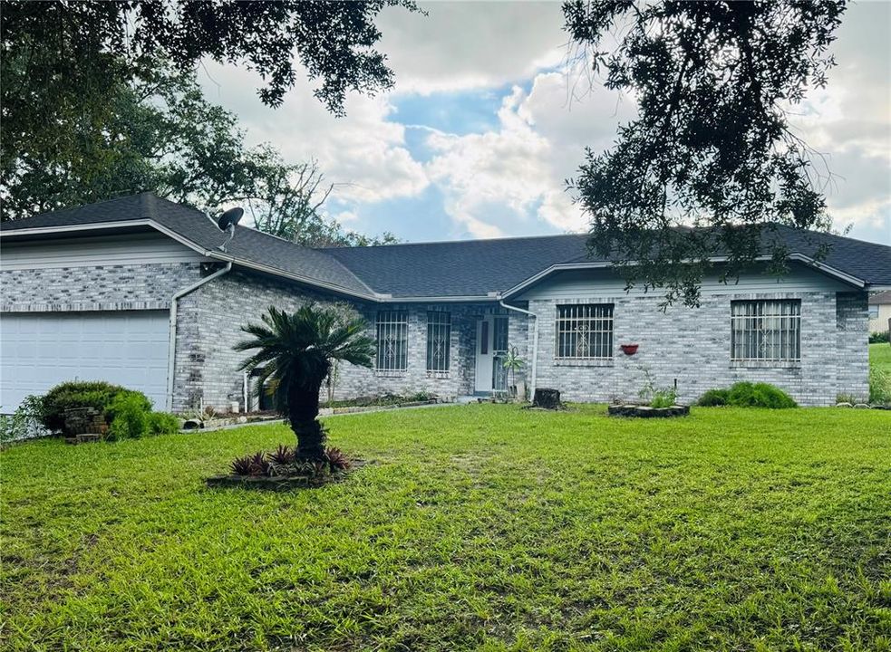 For Sale: $240,000 (3 beds, 2 baths, 1526 Square Feet)