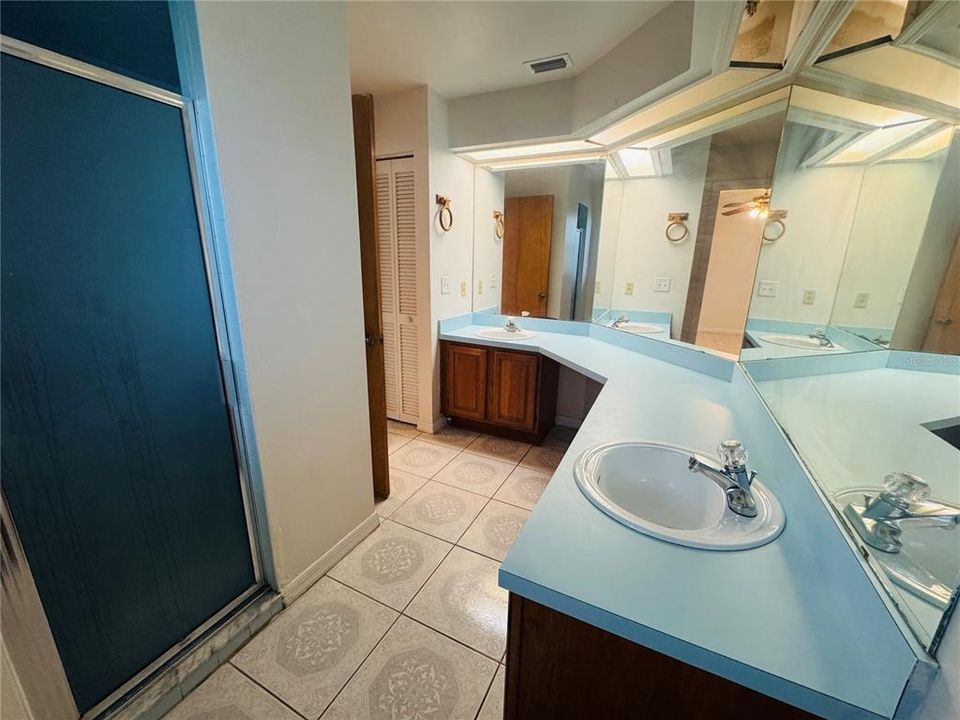 For Sale: $240,000 (3 beds, 2 baths, 1526 Square Feet)