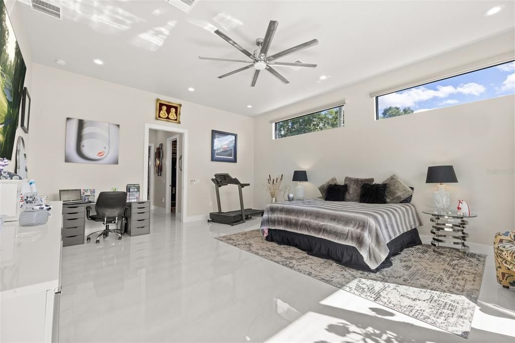 En Venta: $3,250,000 (4 camas, 5 baños, 4200 Pies cuadrados)