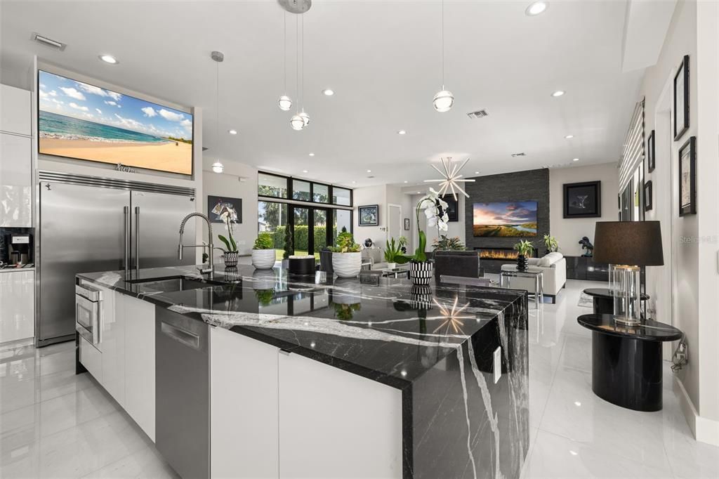 En Venta: $3,250,000 (4 camas, 5 baños, 4200 Pies cuadrados)